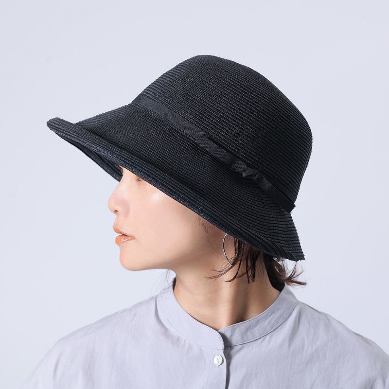 shesay 長めのフロントブリムが上品な洗えるハット/BK